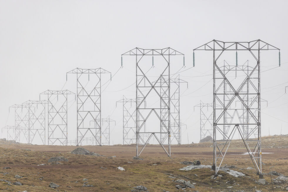 INNLEGG: Mellom 55 og 60 prosent av reduksjonen i inngrepsfri natur de siste fem årene skyldes energiutbygging, skriver Miljødirektoratet. Bildet fra høyspentledninger i Årdal kommune, Vestland fylke. 	                      FOTO: KIM ABEL