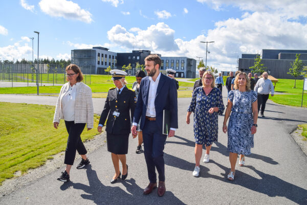 Næringsministeren besøkte fengslet i Froland