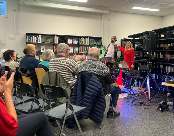 Sang inn julen på biblioteket
