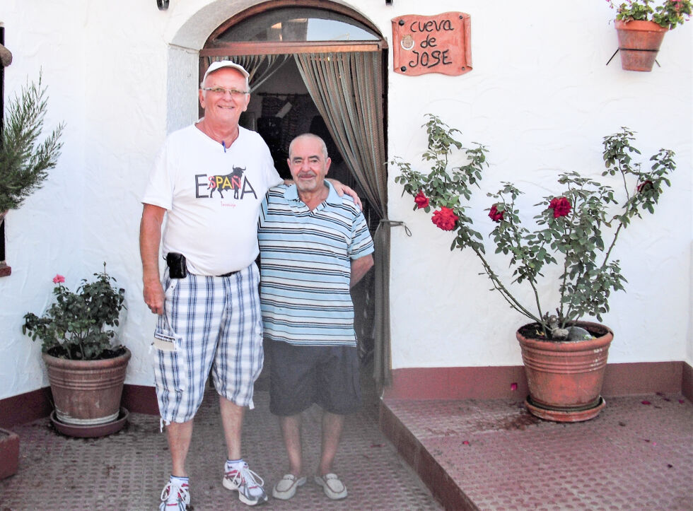 Jose bur i ei fantastisk grotte i Guadix i Spania. Omkring fem tusen andre i byen bur i grotter. Fins her dristige angtreprenører og kapitalkrefter som ser for seg at detta kan bli et alternativ til tradisjonelle boliger i Langåsen?
						FOTO: GONDER