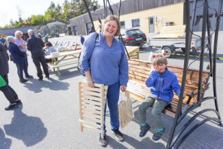 Storinnrykk på vårmarked utenfor fengslet