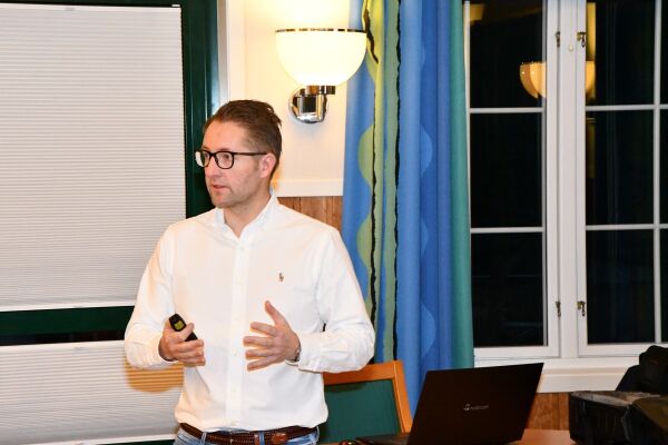Fyrte av mot kritikerene