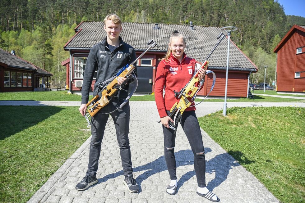 Håvard Hegland og Ragnhild Breimyr Hansen går andre året på Sirdal videregående skole, med skiskyting som fordypning. Begge startet karrieren i Froland skiskyting. I tillegg går Sanna Bjørkli fra Froland på skolen.