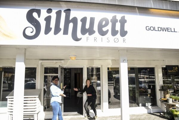 Frisørene åpner endelig dørene igjen