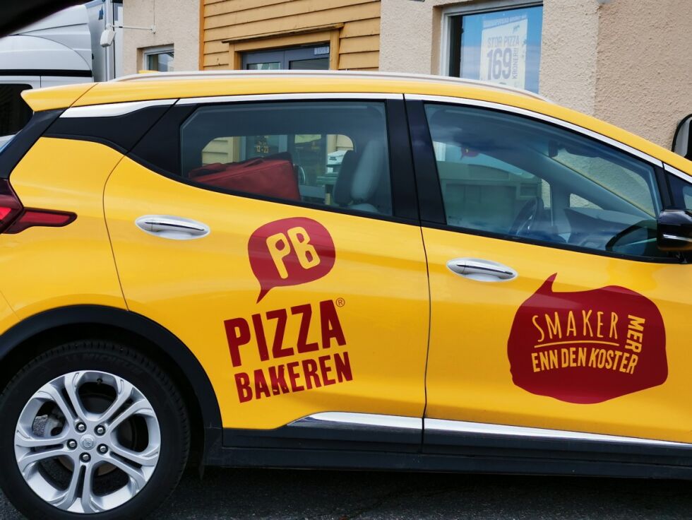 KOMMER: Pizzabakeren skal være på vei til Froland. Her bilen til avdelingen i Grimstad.