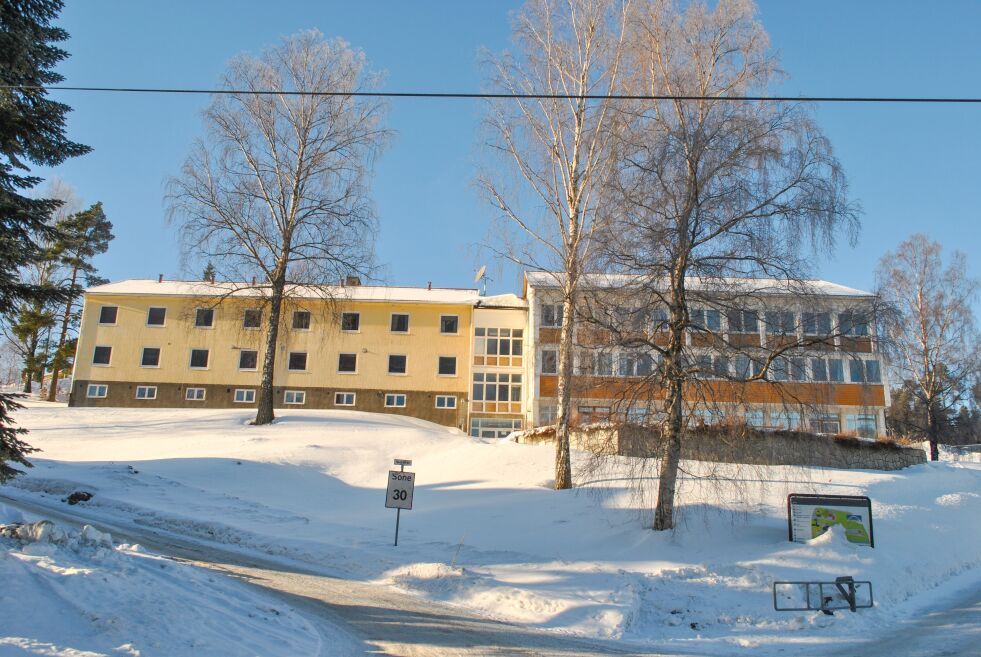 FØR:  Bilde over en av skolebygningene til Blakstad Videregående skole i Neset, i januar 2013. FOTO: RAYMOND ANDRE MARTINSEN