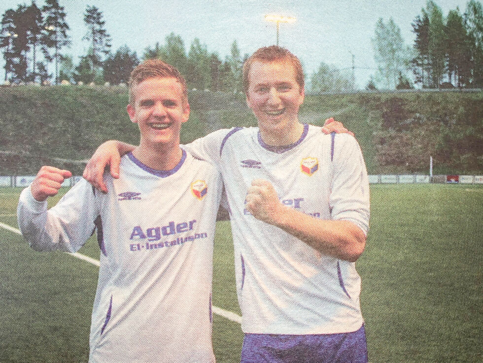 JUBLER:  Målscorerne Even Mjåvatn og Kai Remi Dalheim jubler over tre meget viktige poeng. 	ARKIVFOTO