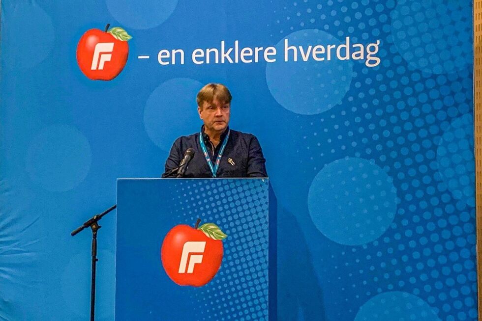 TALTE: Steinar Rørvik under sin debut på talerstolen i landsmøtesammenheng.FOTO: FRP