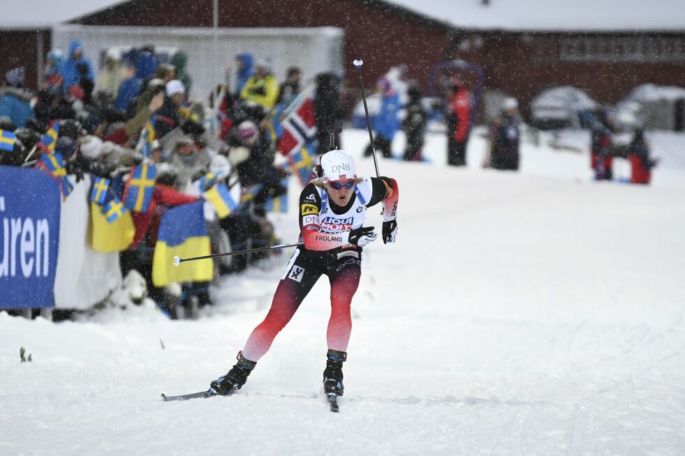 Marte Olsbu Røiseland ville gi Tiril Eckhoff best mulig start på hennes etappe.
 Foto: Marie Hatlevoll