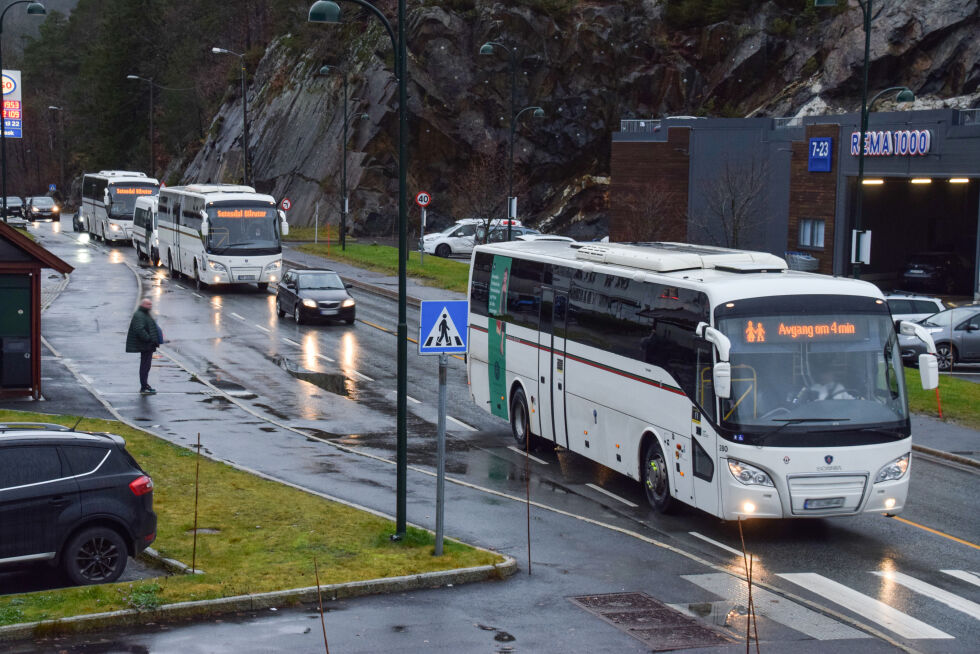 BUSS: De siste årene har Setesdal Bilturet stått for busskjøring i Froland og østre Agder, fra 2024 tar en ny aktør over kjøringen. FOTO: RAYMOND ANDRE MARTINSEN