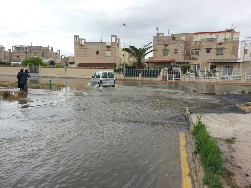 FLOM: Det blir ofte oversvømmelser i Spania når det blir styrtregn. Her fra Torrevieja-området.
 Foto: Baard Larsen