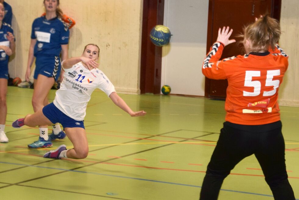MÅL: Thea Abusland Andersen satte inn flere mål i kampen mot Risør.
