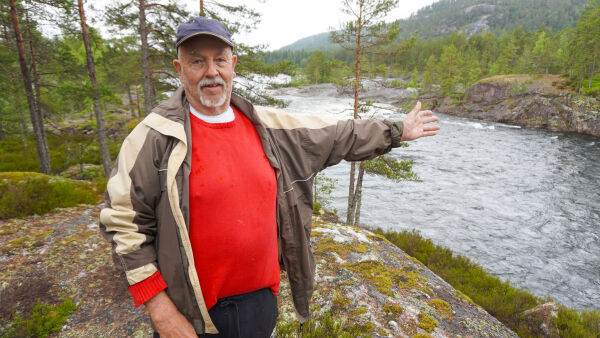 – Dynamitt--lageret eksploderte og glødende kjettinger føk i lufta