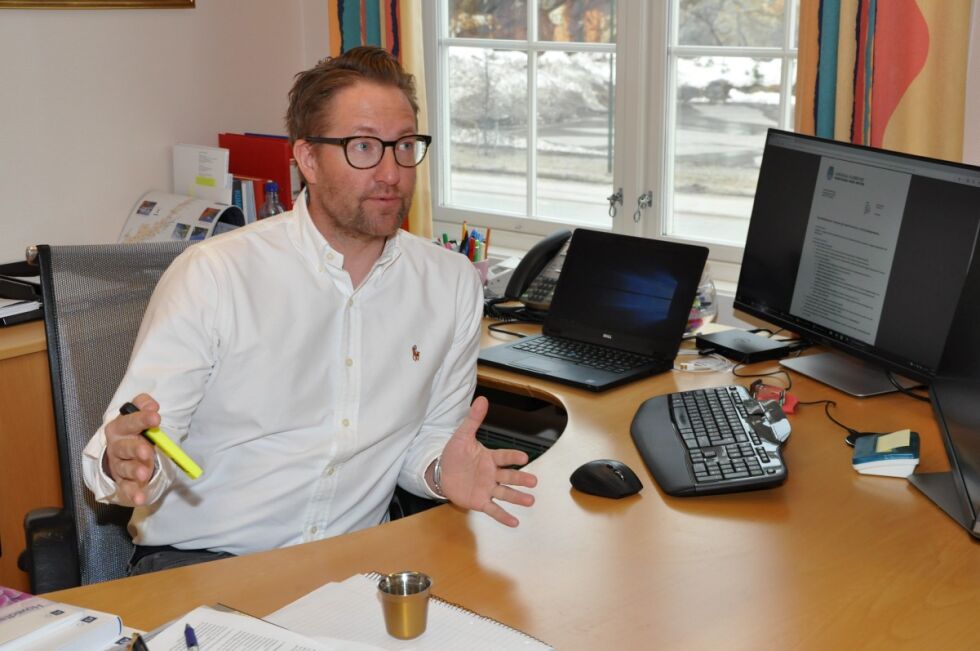GJENNOMGANG: Rådmann Bo Andre Longum har laget oversikt på budsjettendringene.