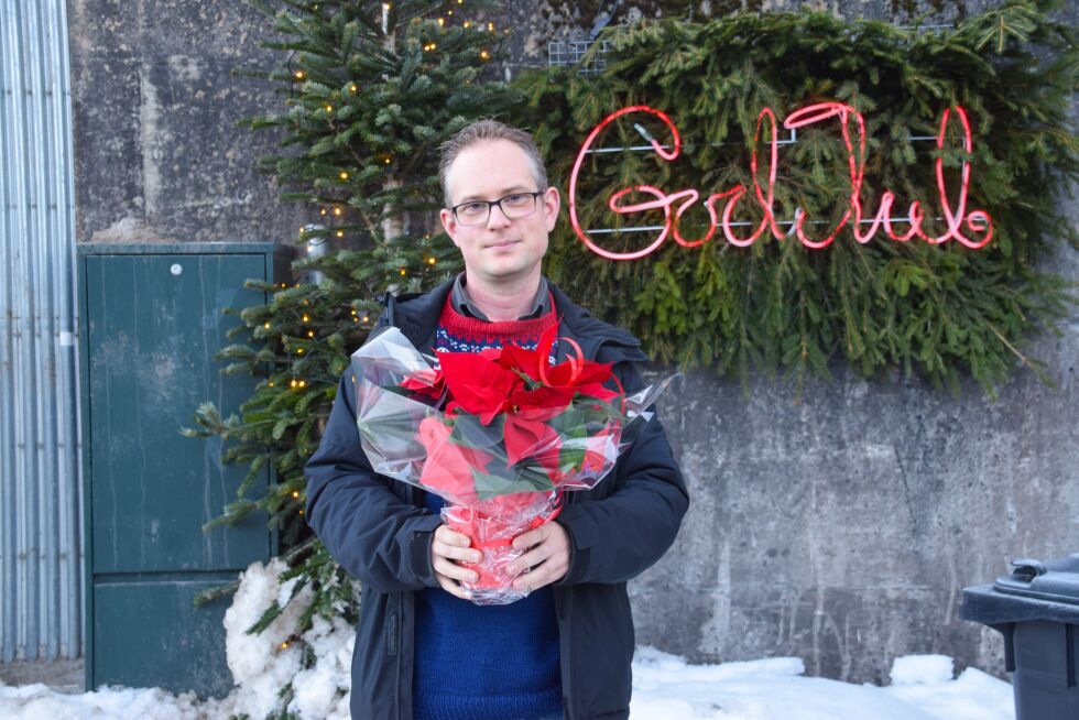 JULESTJERNE: Johnny Østreim får Frolendingens julestjerne for sitt engasjement for lokalhistorien. FOTO: RAYMOND ANDRE MARTINSEN