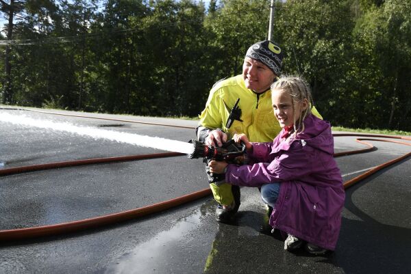 Full trøkk på brannstasjonen