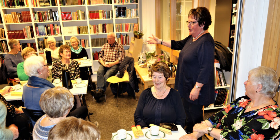 INNLEGG: Leder for bygdekvinnelaget, Turid Skeivoll, forter at det snart skal være et et møte på biblioteket. Her avbildet i forbindelse med en tidligere sak. ARKIVFOTO