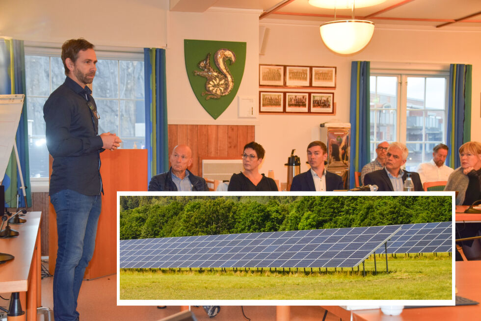 ORIENTERING: Daglig leder i Solutvikling AS, Trygve Raen (t.v) presenterte torsdag planer for et mulig solkraftverk på Mjåvatn for kommunestyret i Froland. FOTO: RAYMOND ANDRE MARTINSEN