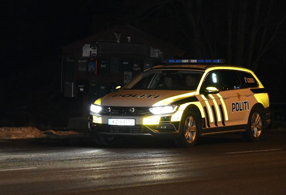 TATT: En sivil enhet fra UP stoppet en bilfører nær Messel i dag. Her fra en tidligere kontroll i Froland. ILL. FOTO.