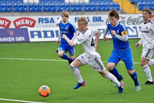 Fikk proffkontrakt med Arendal Fotball