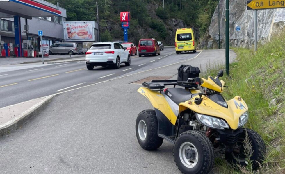 FROLAND: Onsdag ettermiddag rykket nødetatene ut til en trafikkulykke i Froland. FOTO: TIPSER