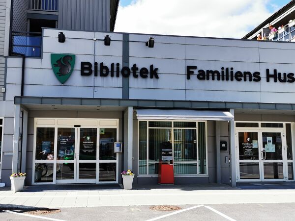 Solide tall: Frolendingene strømmer til biblioteket