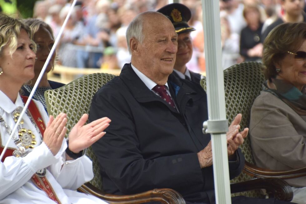 FROLAND: Kongen og dronningen er nå på plass på Frolands Verk. FOTO: RAYMOND ANDRE MARTINSEN