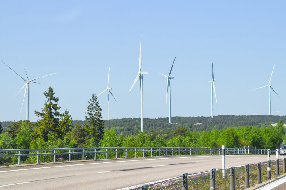 INNLEGG: Cathrine Osmundsen har sendt inn et innlegg på vegne av Froland Høyre om vindkraft.  På bilde ser vi vindmøller langs motorveien i Sverige. 		FOTO: RAYMOND ANDRE MARTINSEN