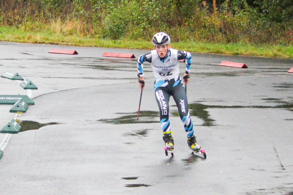 MÅL: Oline Christin Eikemo går i mål. Hun var ikke helt fornøyd med gjennomføringen. FOTO: JUNE SAGEDAL
