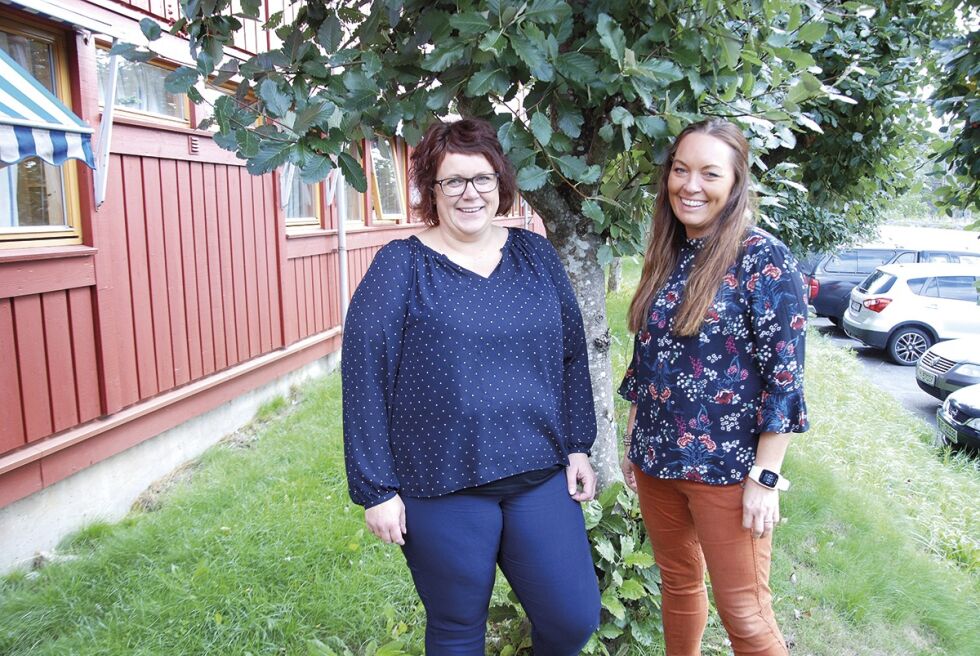 KURSHOLDERE: Kristin Dale Nilsen (t.v) og Hilde Oveland Lauvrak holder kurs i depresjonsmestring.