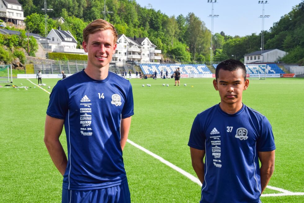 FOTBALL: Frolendingene Kristian Eriksen og Filip Mang-Thang spiller for Arendal Fotball og har treninger hver dag på Norac stadion på Bjønnes i Arendal. FOTO: RAYMOND ANDRE MARTINSEN