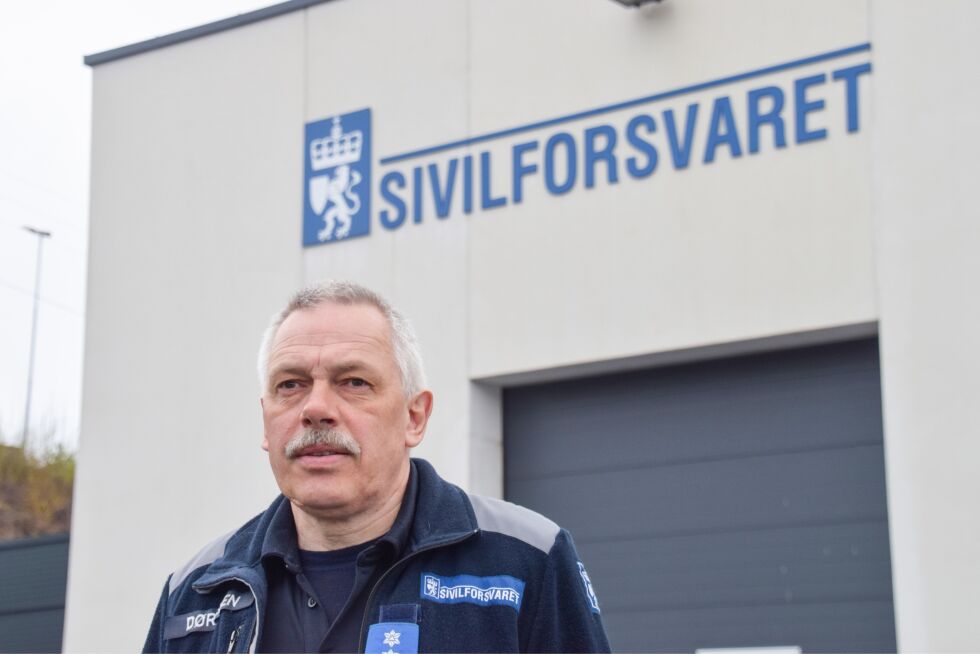 TILFLUKTSROM: Sivilforsvarsinspektør Jon Dørmenen fra Sivilforsvaret forteller at det finnes flere tilfluktsrom i Froland, men kun 1 er offentlig. FOTO: RAYMOND ANDRE MARTINSEN