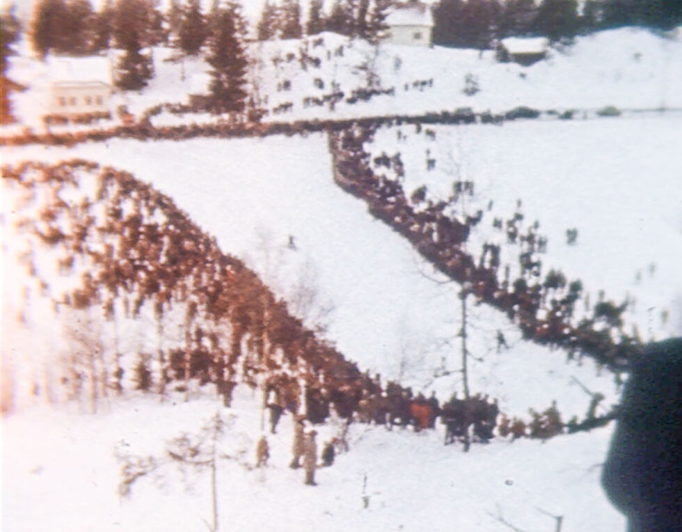 I 1960 ble Sørlandsrennet arrangert i Osedalsbakken. To tusen tilskuere var møtt frem.   													FOTO: O.E. SKRETTBERG