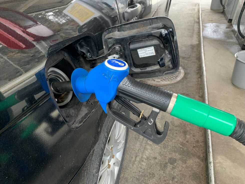 E10 OG E5: En ny bensintype med mer etanolinnhold kan skape problemer for eldre kjøretøy som ikke tåler bensinen.      FOTO: RAYMOND ANDRE MARTINSEN