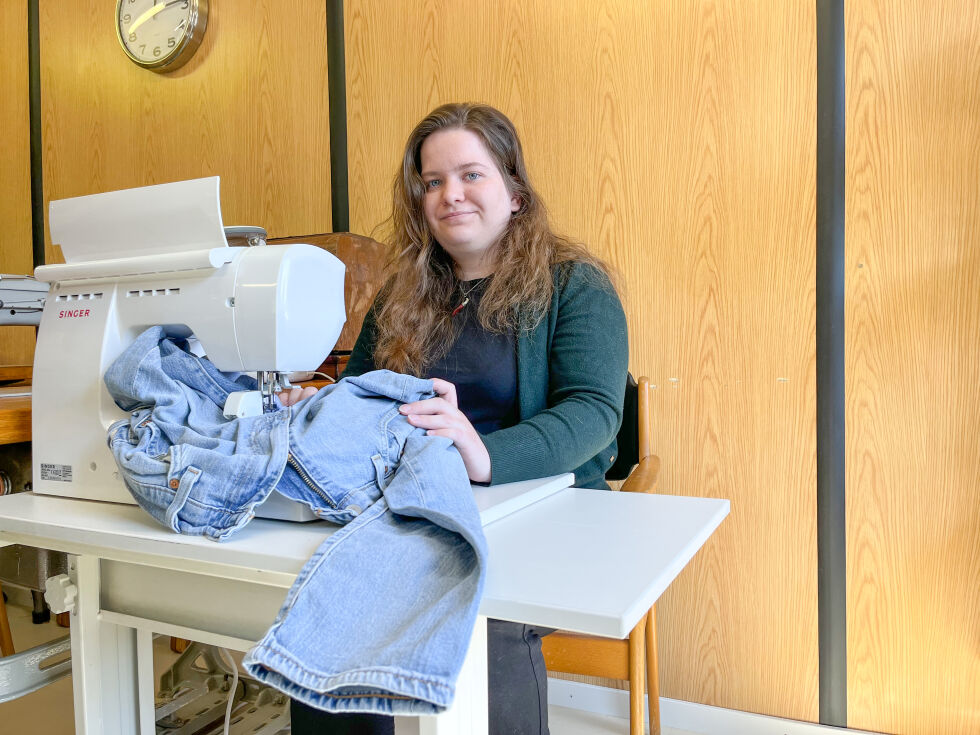 MILJØBEVISST: Ida Marie driver egen systue på Blakstadheia. Bakgrunnen for hobbyen er et ønske om å være miljøbevisst. FOTO: JUNE SAGEDAL