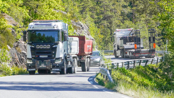 Tungbiltransporten på Bøylestadveien ble tatt opp i formannskapet