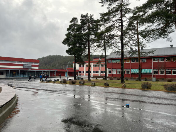 Kameraovervåking etter fyrverkeri i skolegården