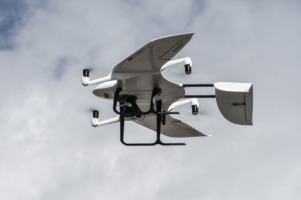 SOLID: Med en vekt på ni kilo og et 20,4 MP kamera er Wingcopteret ingen liten drone Agder Energi bruker. ”Folkedronen” DJI Phantom er mye mindre. Nå kan du gå på kurs for å bli bedre dronepilot og få mer kunnskap om reglene.