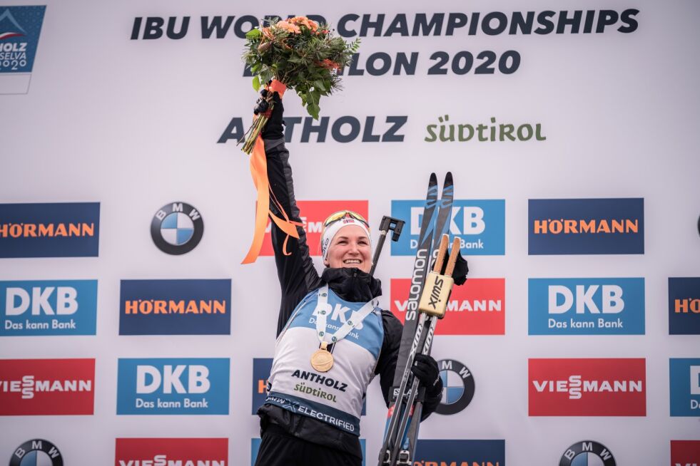 FEMTE: Søndag ettermiddag tok Marte Olsbu Røiseland sitt femte VM-gull under mesterskapet i Anterselva. Skiskytteren fra Froland ble VM-dronning på ny, og er nå en av tidenes beste. FOTO: Sondre Eriksen Hensema