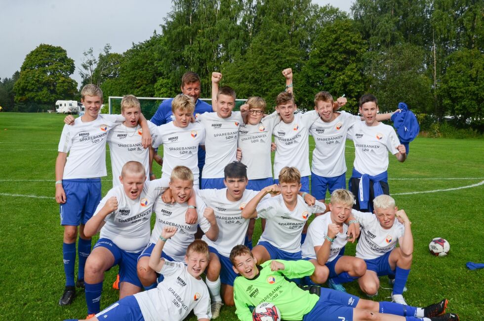 Froland-gutter 14, som har tapt sine to kamper, på Norway Cup.
