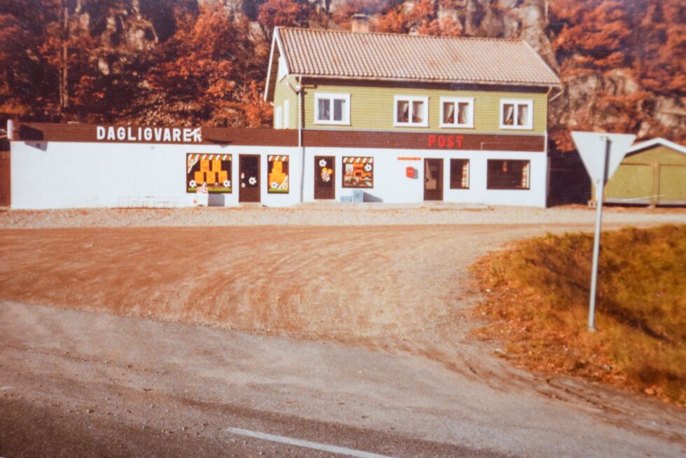 FØR: Slik så den gamle butikken på Frolands Verk ut i gamle dager. FOTO: OLAUG PEDERSEN