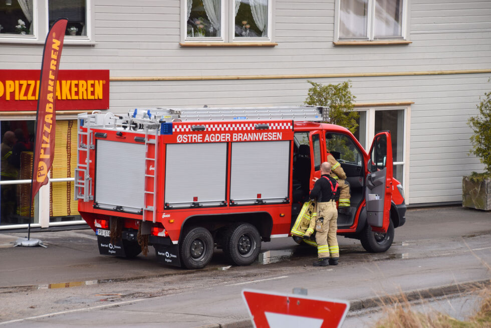 OSEDALEN: Torsdag formiddag rykket brannvesenet i Froland ut til Røyslandbygget i Osedalen. FOTO: RAYMOND ANDRE MARTINSEN
