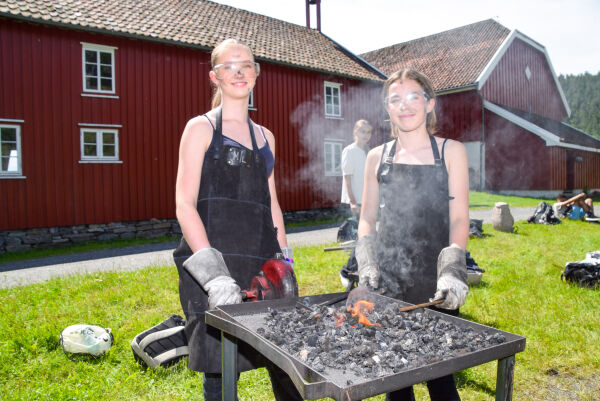 - Det er moro, men varmt å holde på