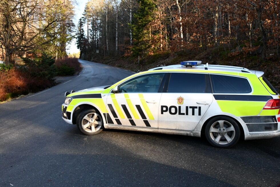 JEVNLIG: Utrykningspolitiet tar stadig førerkort fra bilistene under kontroller i Froland. Her fra en tidligere kontroll på fv. 42.