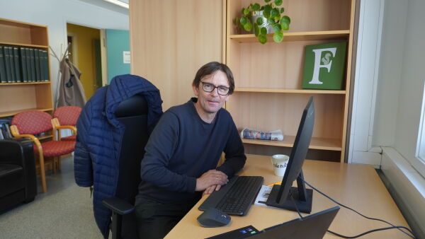 Esben er ny journalist i Frolendingen