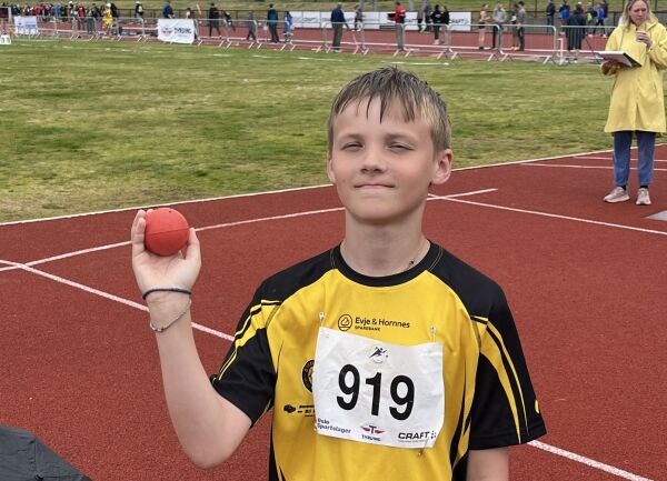 Marcus (11) kastet lengst av alle
