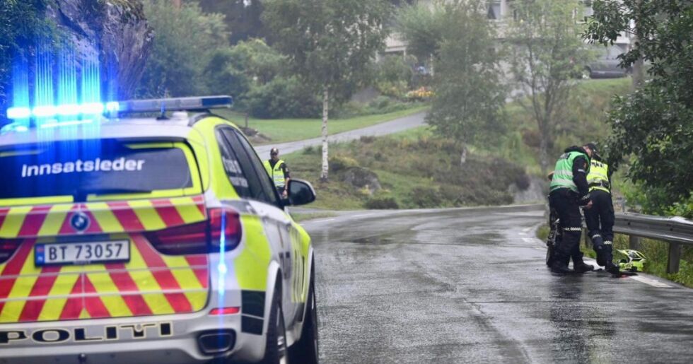 ULYKKE: Nødetatene rykket lørdag ettermiddag ut til ulykke på Bøylestadveien. FOTO: OLAV SVALAND