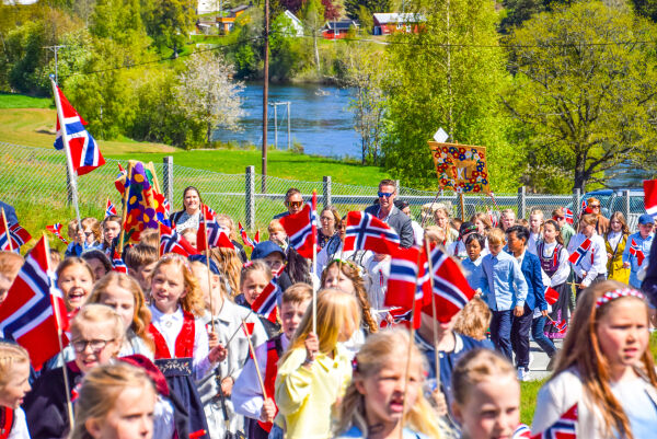 17. mai-feiringen i Froland er reddet