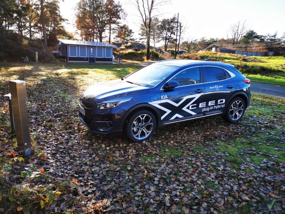 ENDELIG: I strålende høstvær fikk vi sjansen til å teste Kia Xceed, en flott hybrid familiebil.