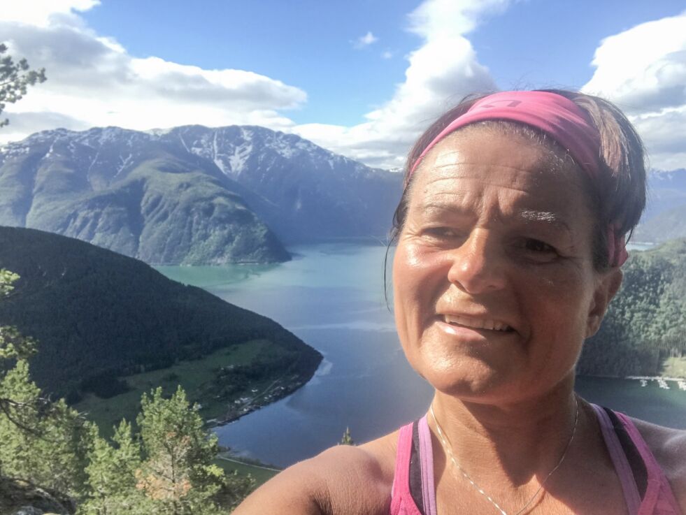 AKTIV DAME: Linda Hallandvik er en aktiv dame som bobler over av energi. FOTO: PRIVAT